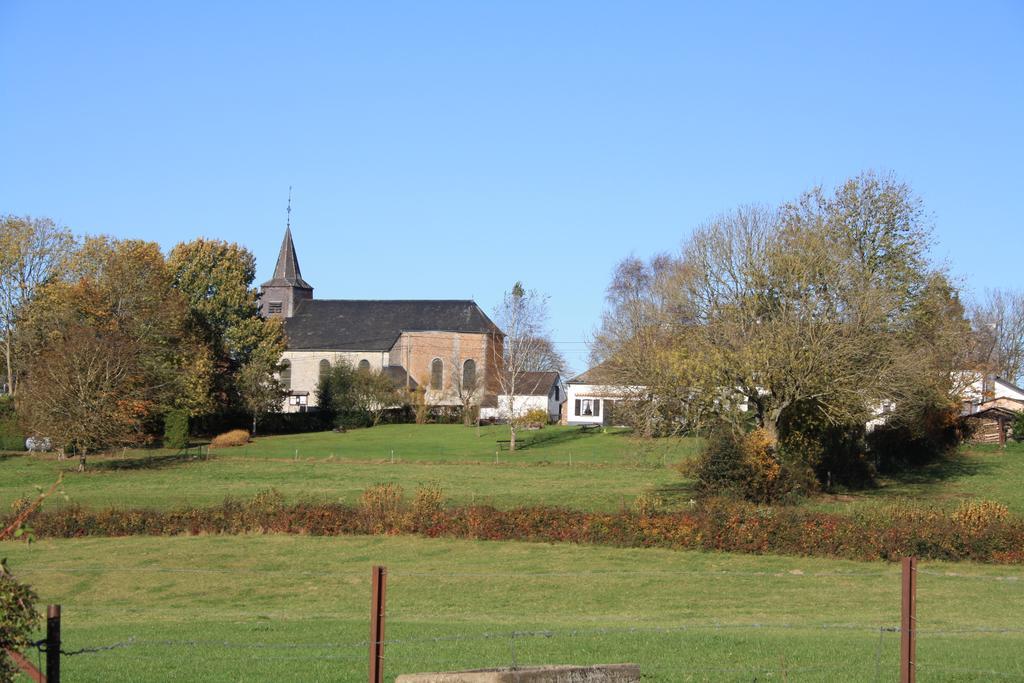 A L'Ombre Du Clocher Montbliart Exterior foto